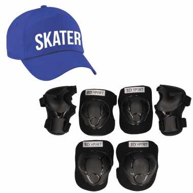 Set van valbescherming voor kinderen maat l / 9 tot 10 jaar met een stoere skater pet blauw