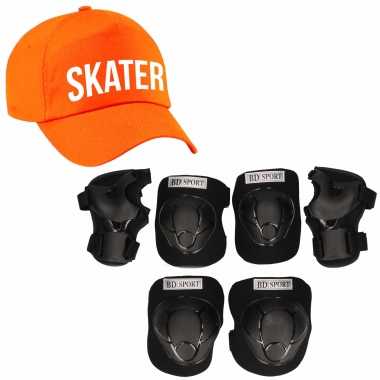 Set van valbescherming voor kinderen maat m / 6 tot 8 jaar met een stoere skater pet oranje