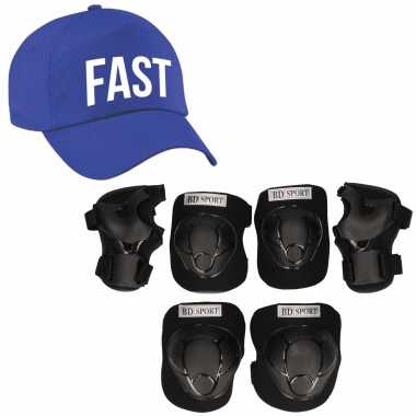 Set van valbescherming voor kinderen maat s / 4 tot 5 jaar met een stoere fast pet blauw