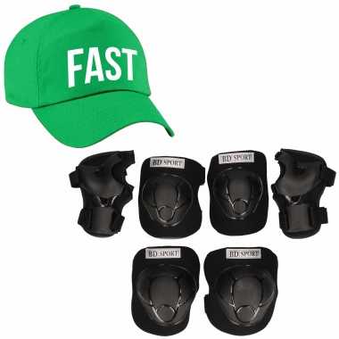 Set van valbescherming voor kinderen maat s / 4 tot 5 jaar met een stoere fast pet groen