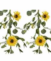 2x stuks gele bloemen kunstplanten slingers bloemenslingers 150 cm