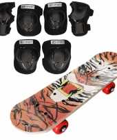 Set van skateboard 81 cm met tijger print en valbescherming maat l 9 tot 10 jaar