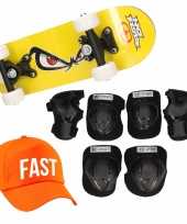 Skateboard set voor kinderen l 9 10 jaar valbescherming fast pet skateboard met print 43 cm geel